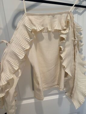 I:NA cold shoulder open sleeve Pleated Ruffle Off-Shoulder Cream Top
